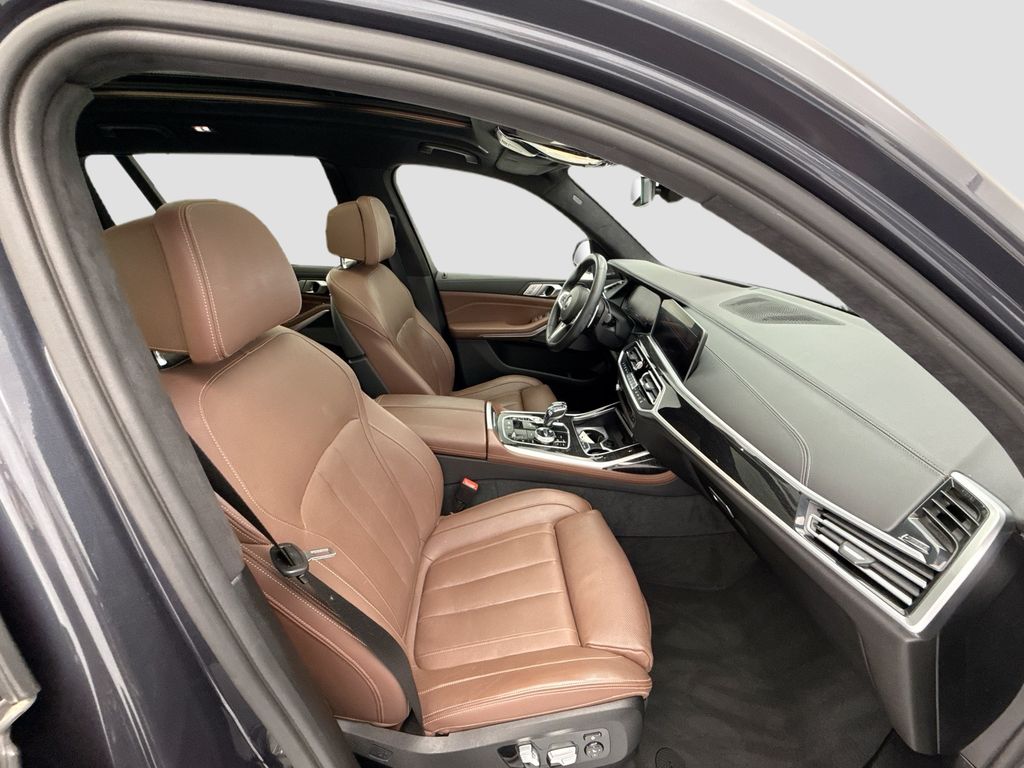 Thumbnail: 2019 BMW X7 - 19