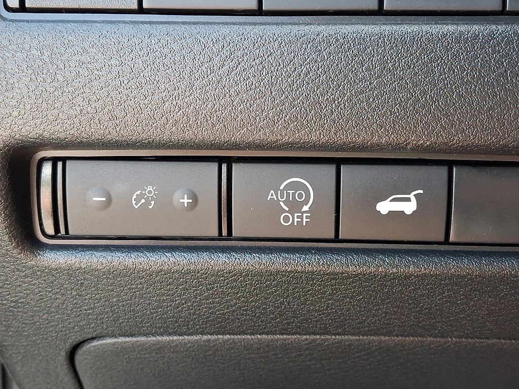 2023 Nissan Rogue — photo 25