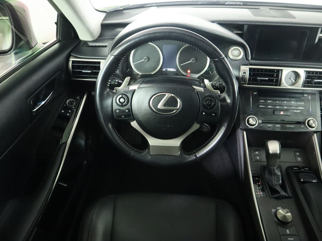Thumbnail: 2016 Lexus IS - 10