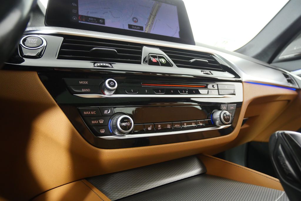 Thumbnail: 2019 BMW 5 Series - 25
