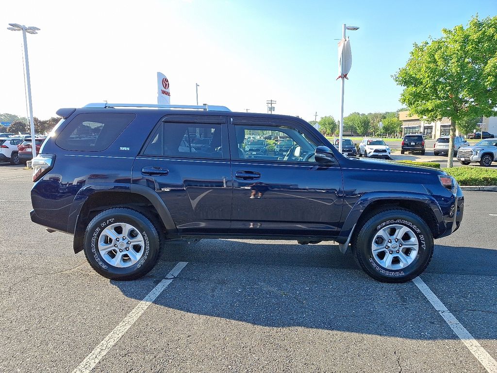Thumbnail: 2017 Toyota 4Runner - 7