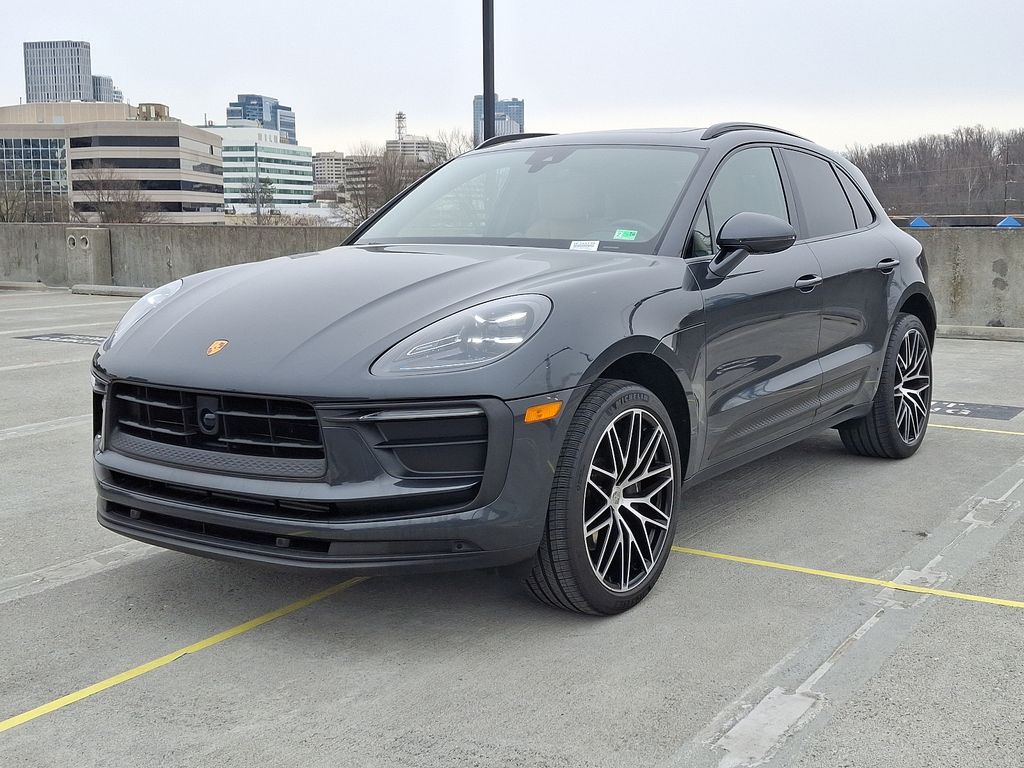 2023 Porsche Macan  -
                Vienna, VA