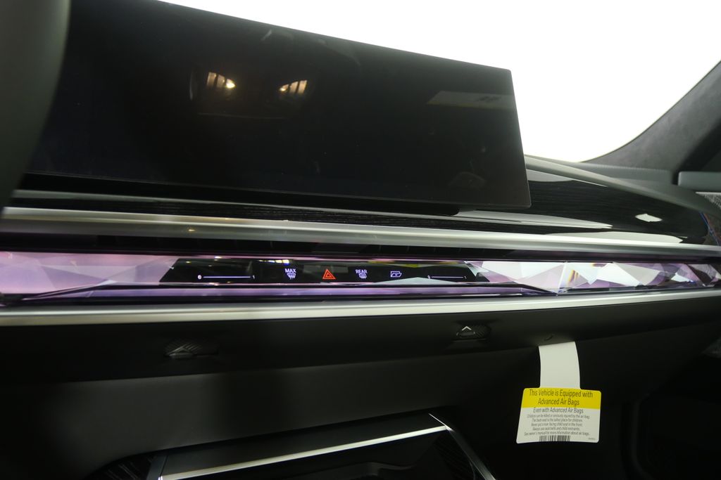 Thumbnail: 2026 BMW i7 - 21