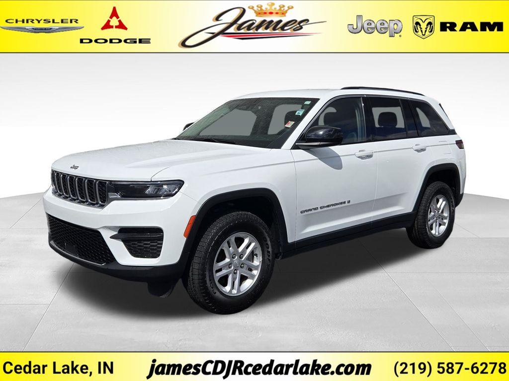 Bright White Clearcoat 2023 Jeep Grand Cherokee SUV / Crossover Four-Wheel Drive 8-Speed Automatic