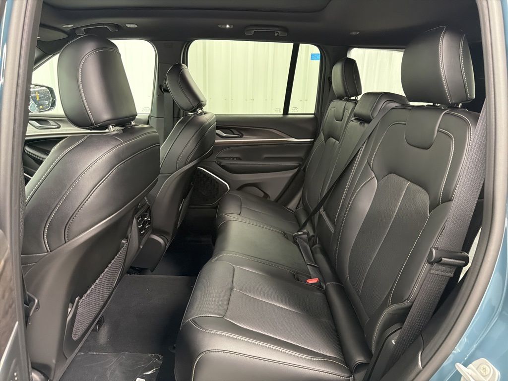 2026 Jeep Grand Cherokee Limited Reserve - 10