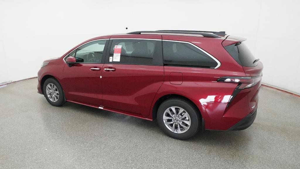 Thumbnail: 2025 Toyota Sienna - 21
