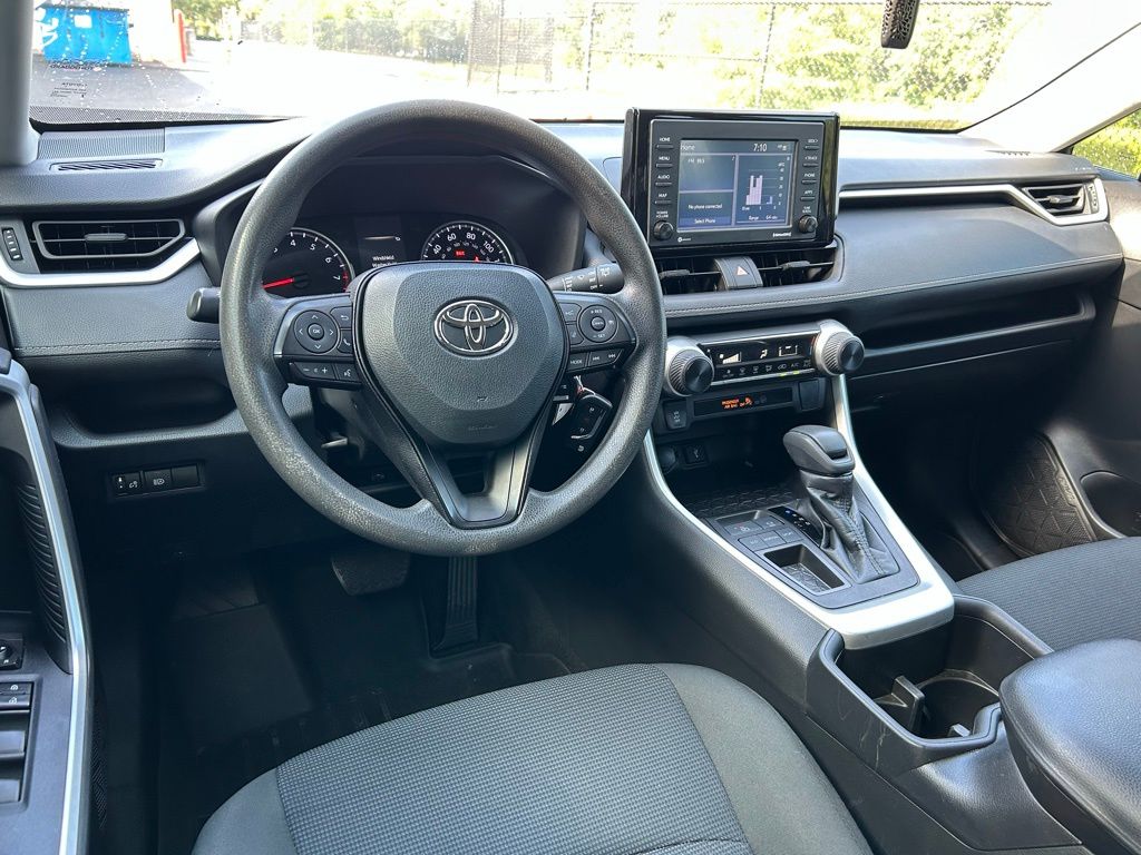 2022 Toyota RAV4 LE 13