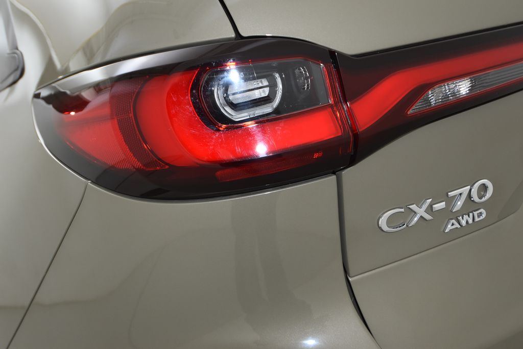 2025 Mazda CX-70 PHEV Premium Plus photo