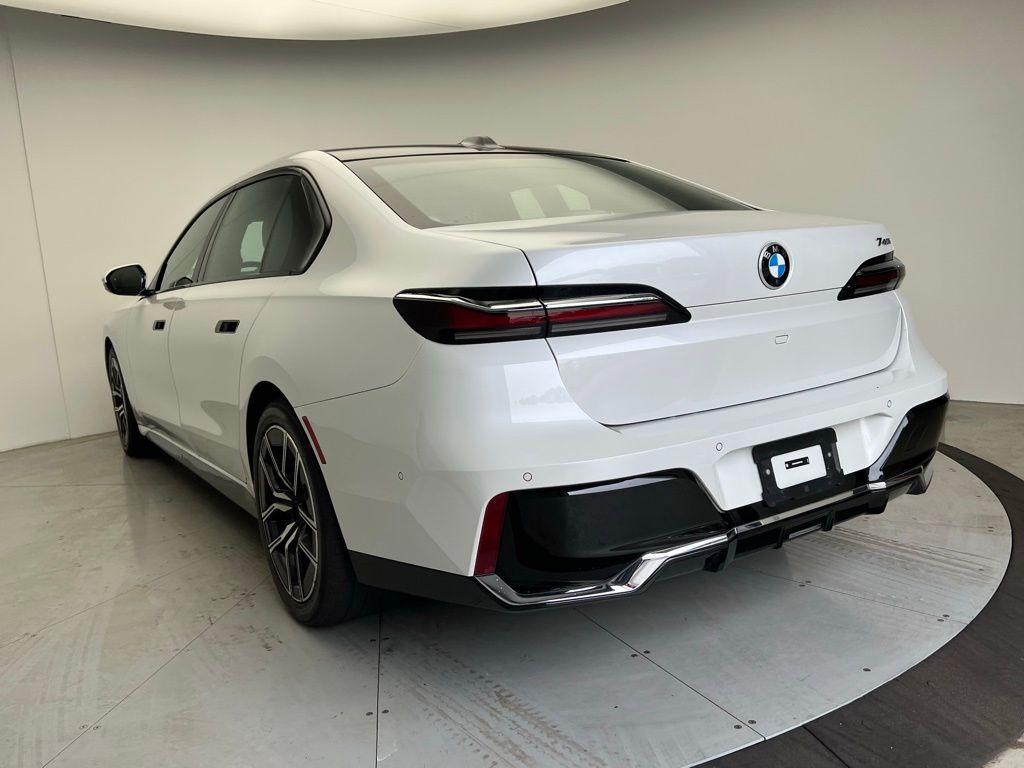 Thumbnail: 2024 BMW 7 Series - 4
