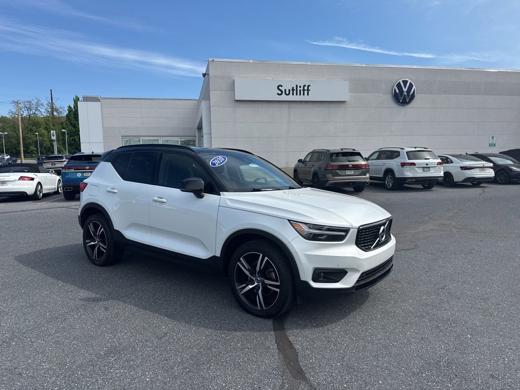 2020 Volvo XC40 R-Design  at Sutliff Volkswagen