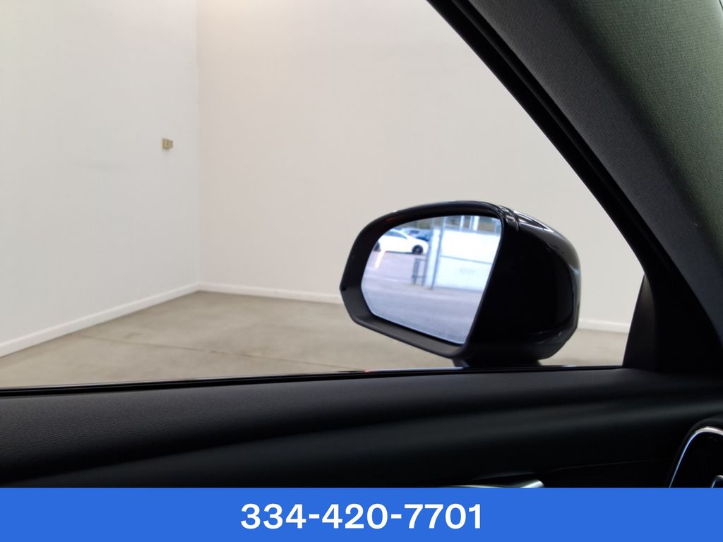 new 2025 Volvo XC40 car, priced at $37,599