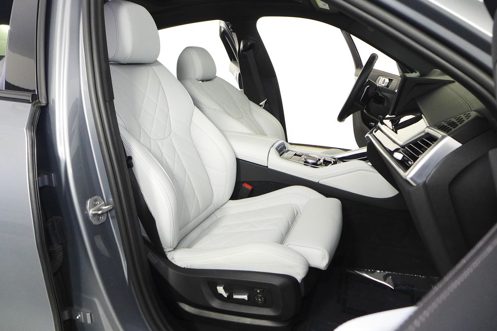Thumbnail: 2024 BMW X6 - 19