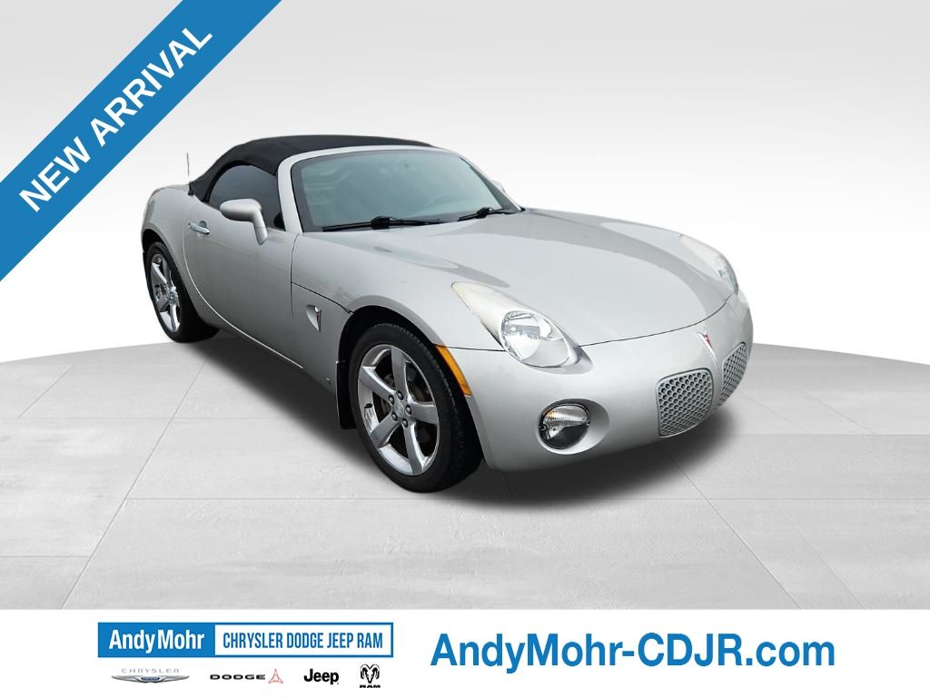 Cool Liquid Silver Metallic 2007 Pontiac Solstice Convertible Rear-Wheel Drive 5-Speed Automatic