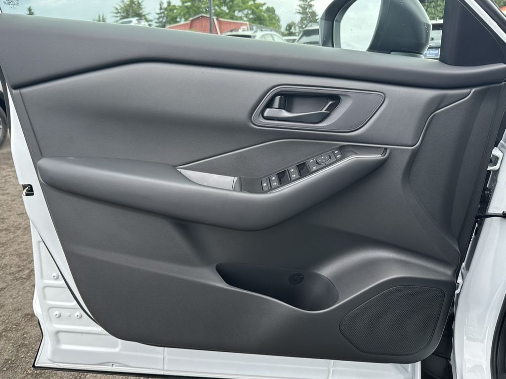 2025 Nissan Rogue S