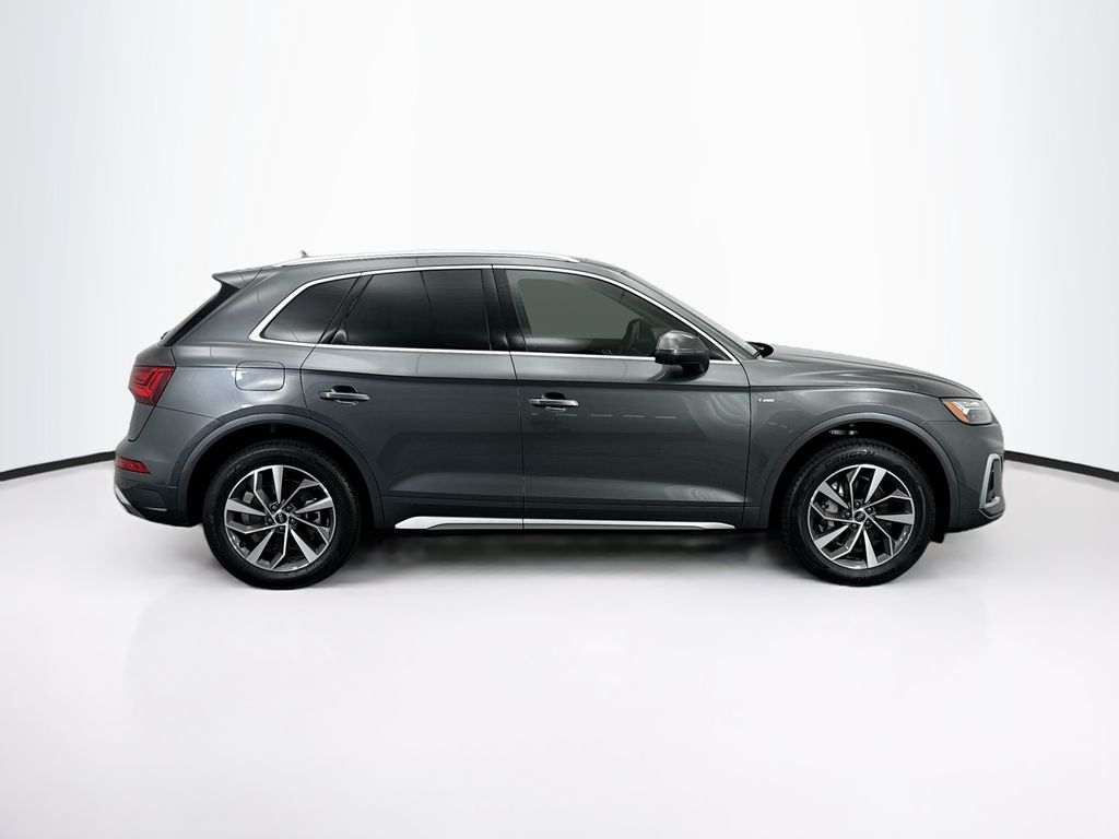 Thumbnail: 2022 Audi Q5 - 4
