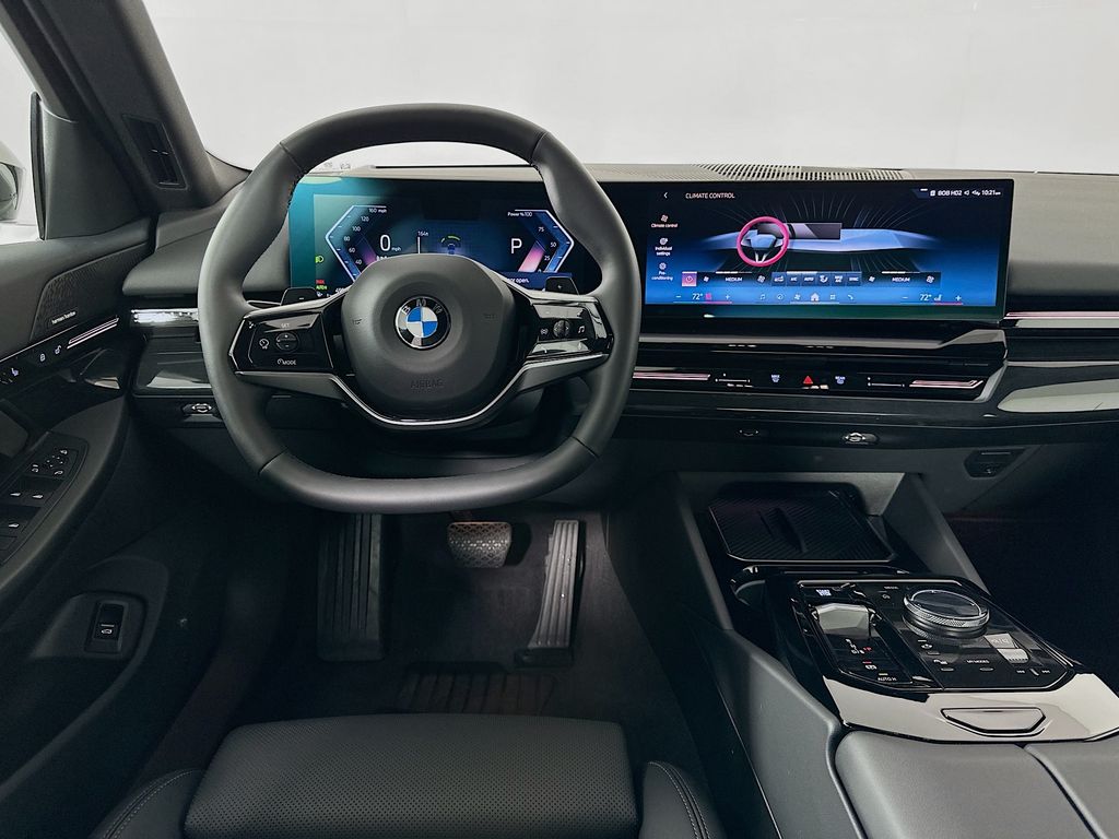 Thumbnail: 2025 BMW 5 Series - 23