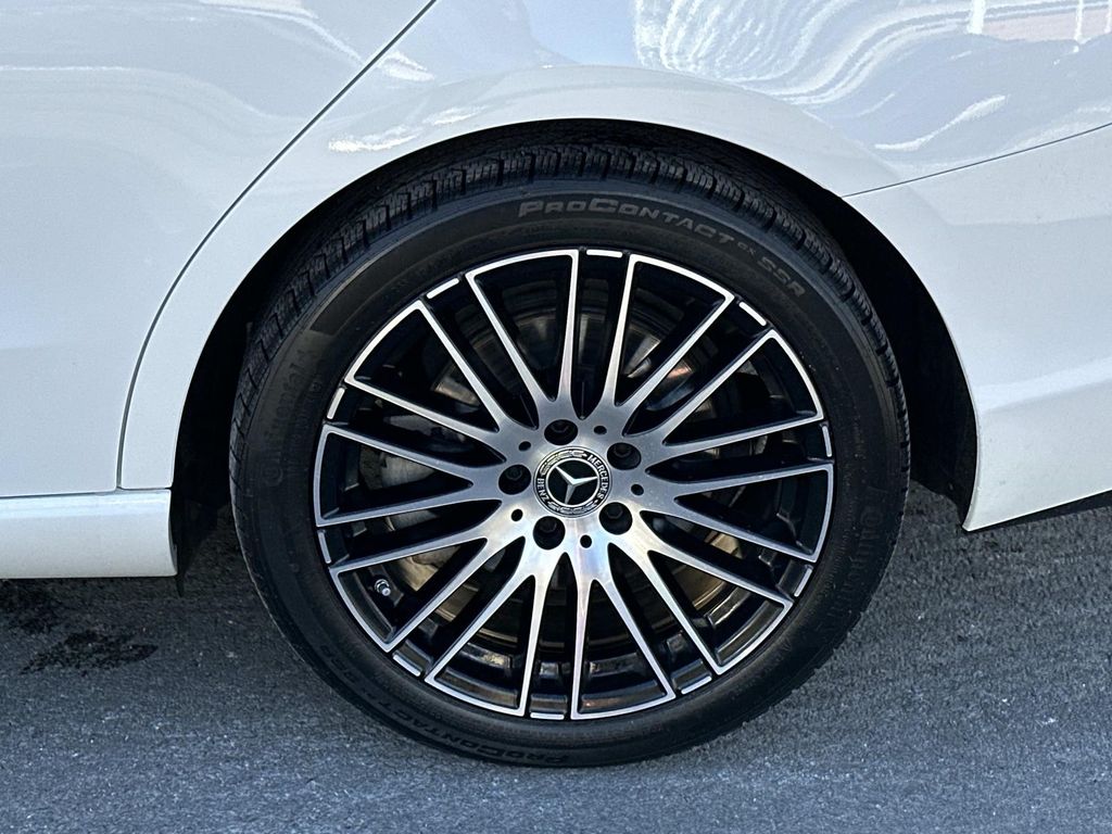 Thumbnail: 2025 Mercedes-Benz C-Class - 15