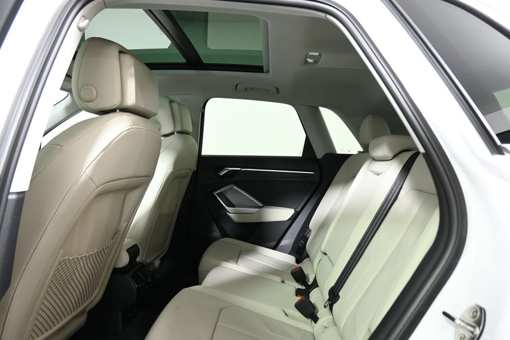 Thumbnail: 2025 Audi Q3 - 27