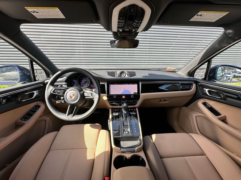 2025 Porsche Macan  28