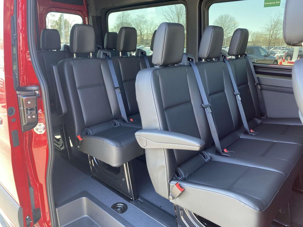 Thumbnail: 2025 Mercedes-Benz Sprinter - 11