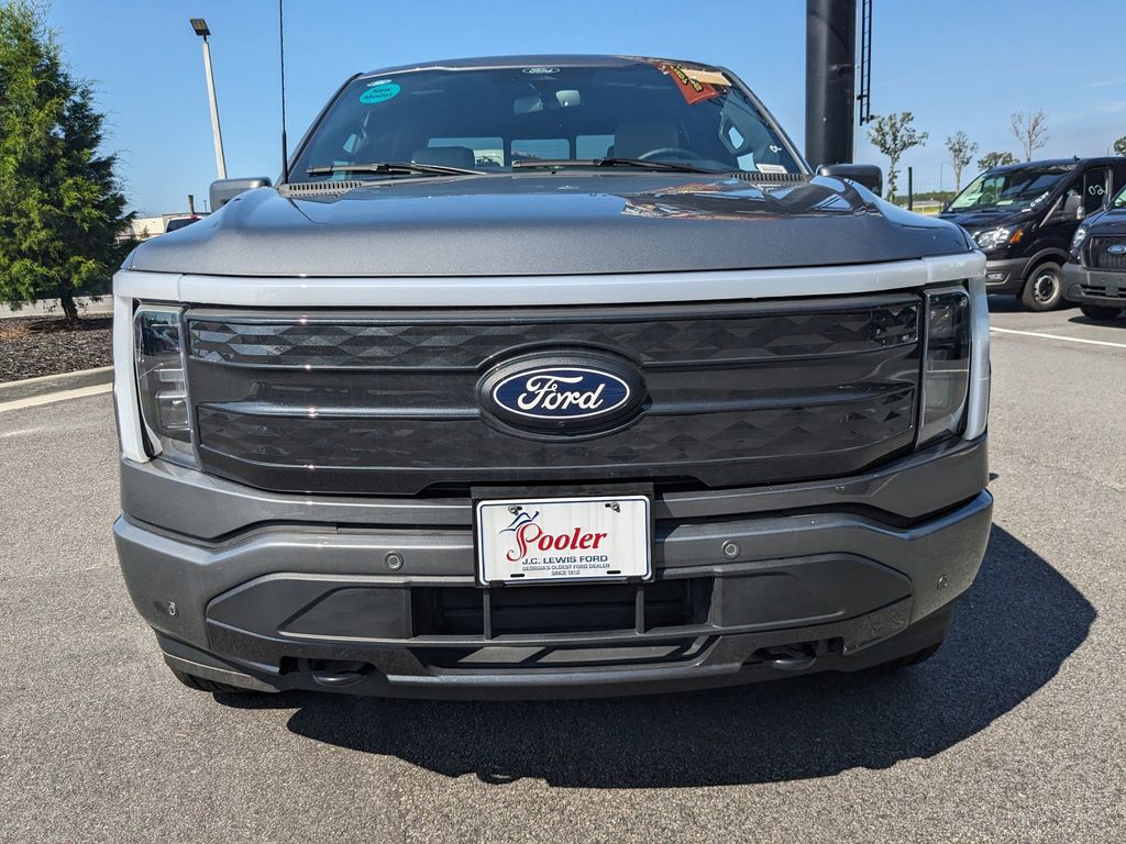 2025 Ford F-150 Lightning Platinum