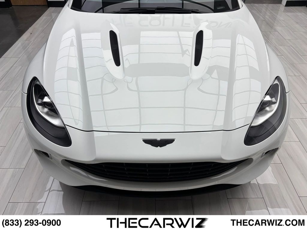 2021 Aston Martin DBX