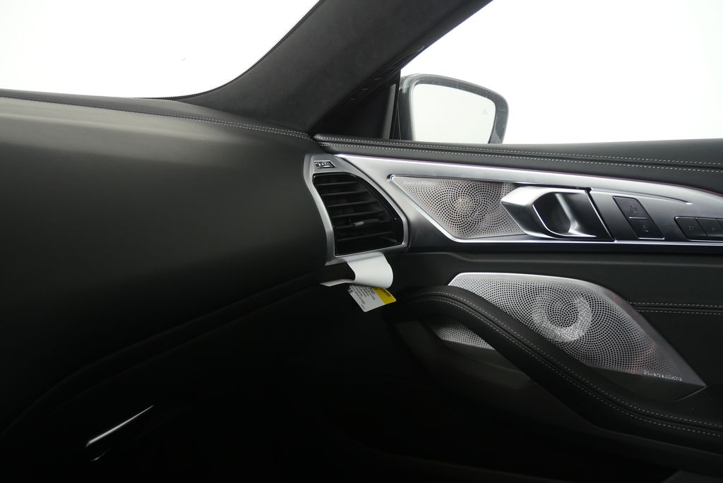 Thumbnail: 2026 BMW 8 Series - 22