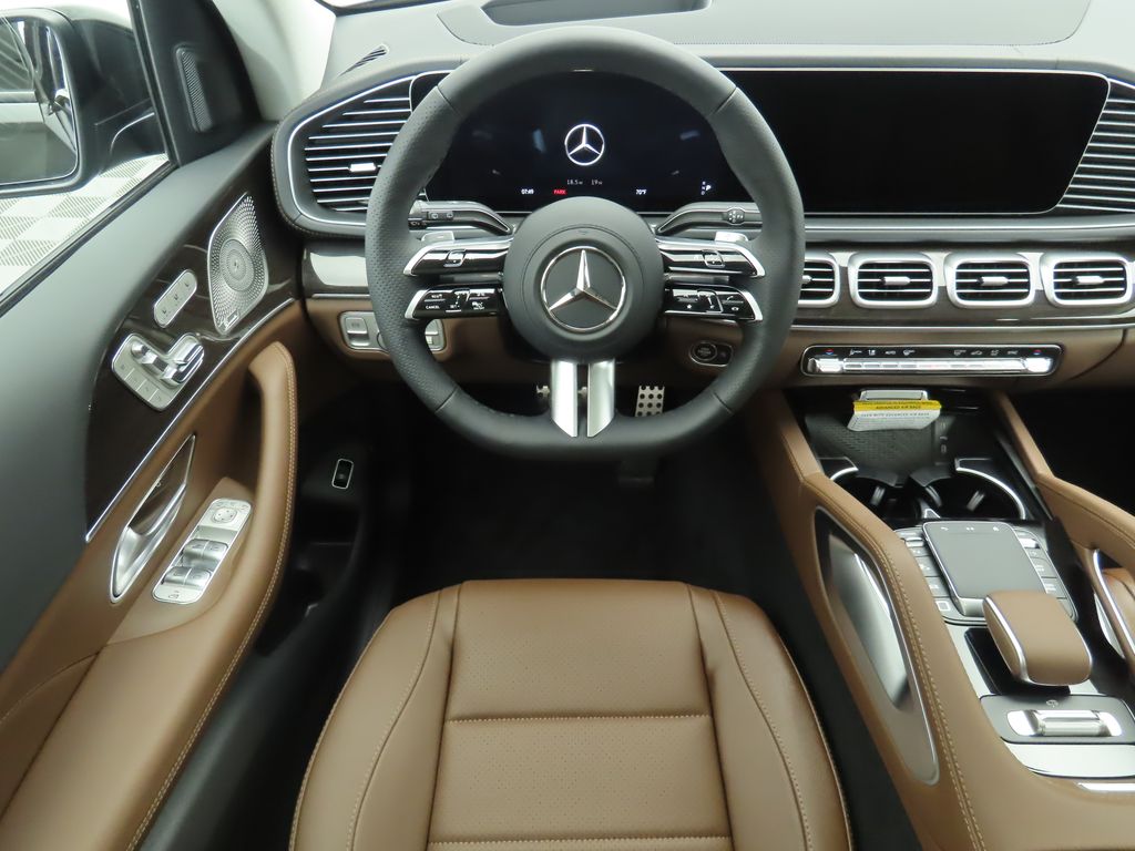 2025 Mercedes-Benz GLS 450 4MATIC 10