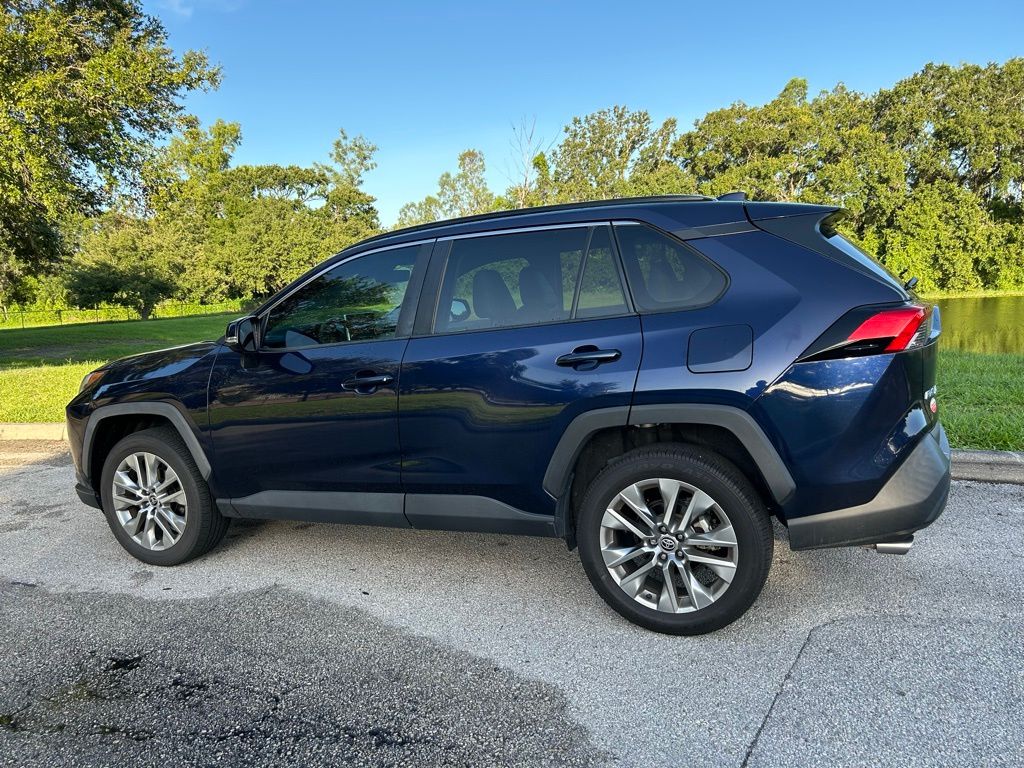 Thumbnail: 2022 Toyota RAV4 - 3