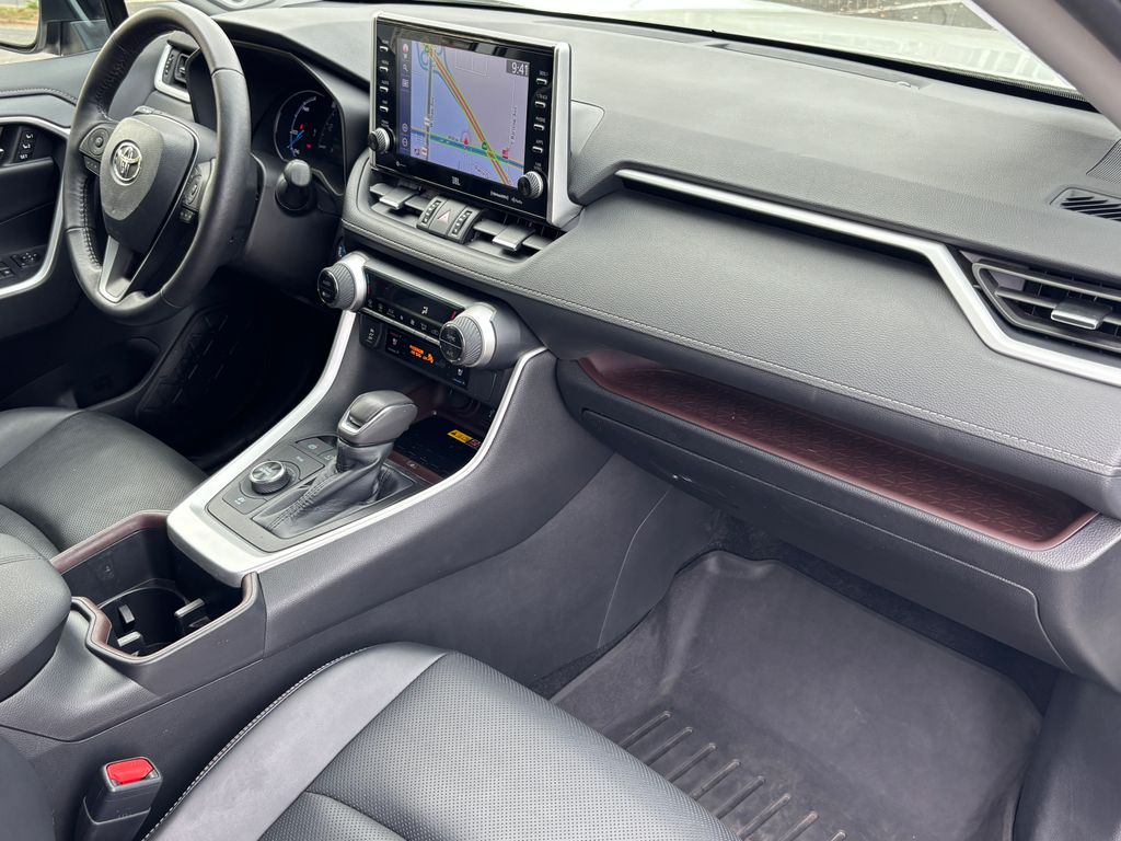 Thumbnail: 2022 Toyota RAV4 - 24