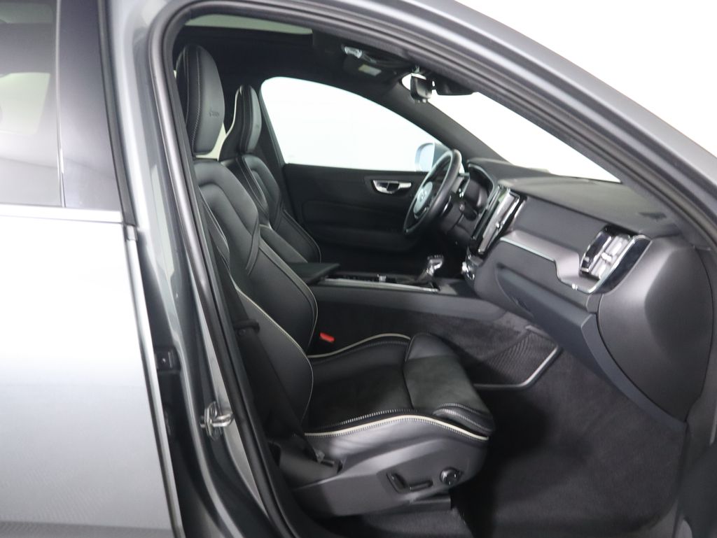 Thumbnail: 2019 Volvo XC60 - 20
