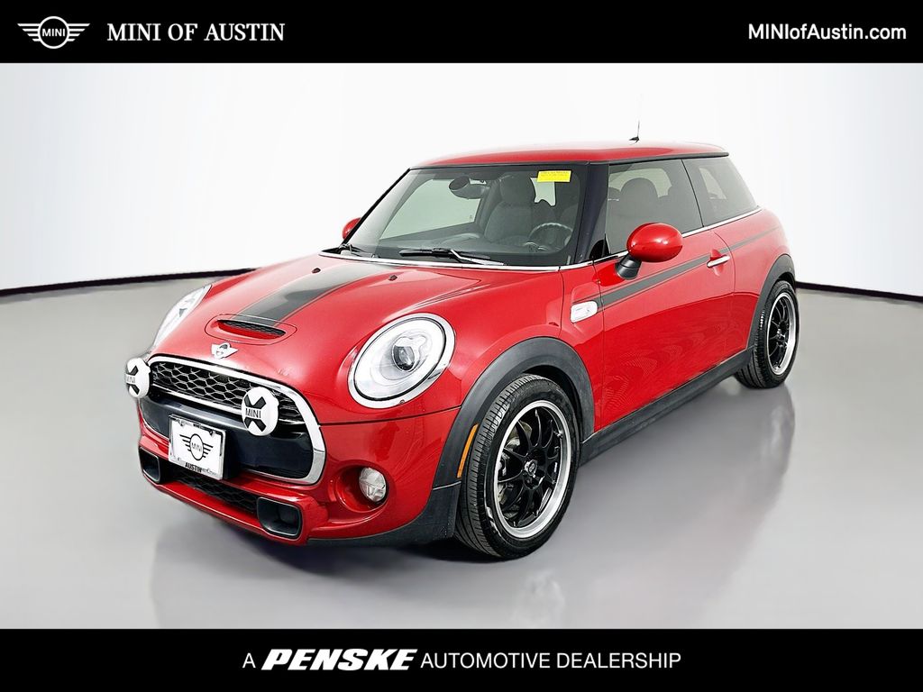 2017 MINI Cooper Base Hero Image