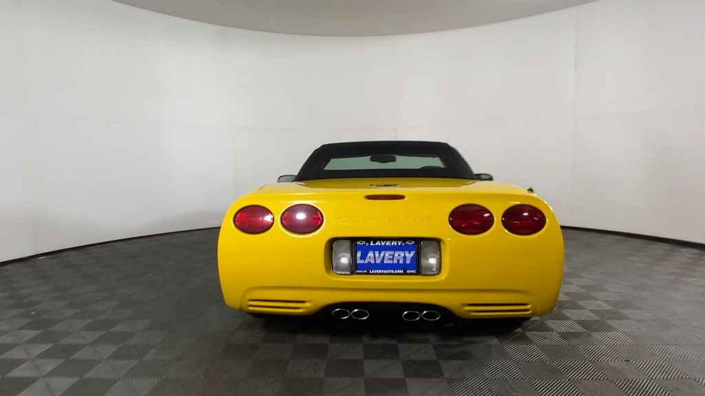 2004 Chevrolet Corvette Base 7