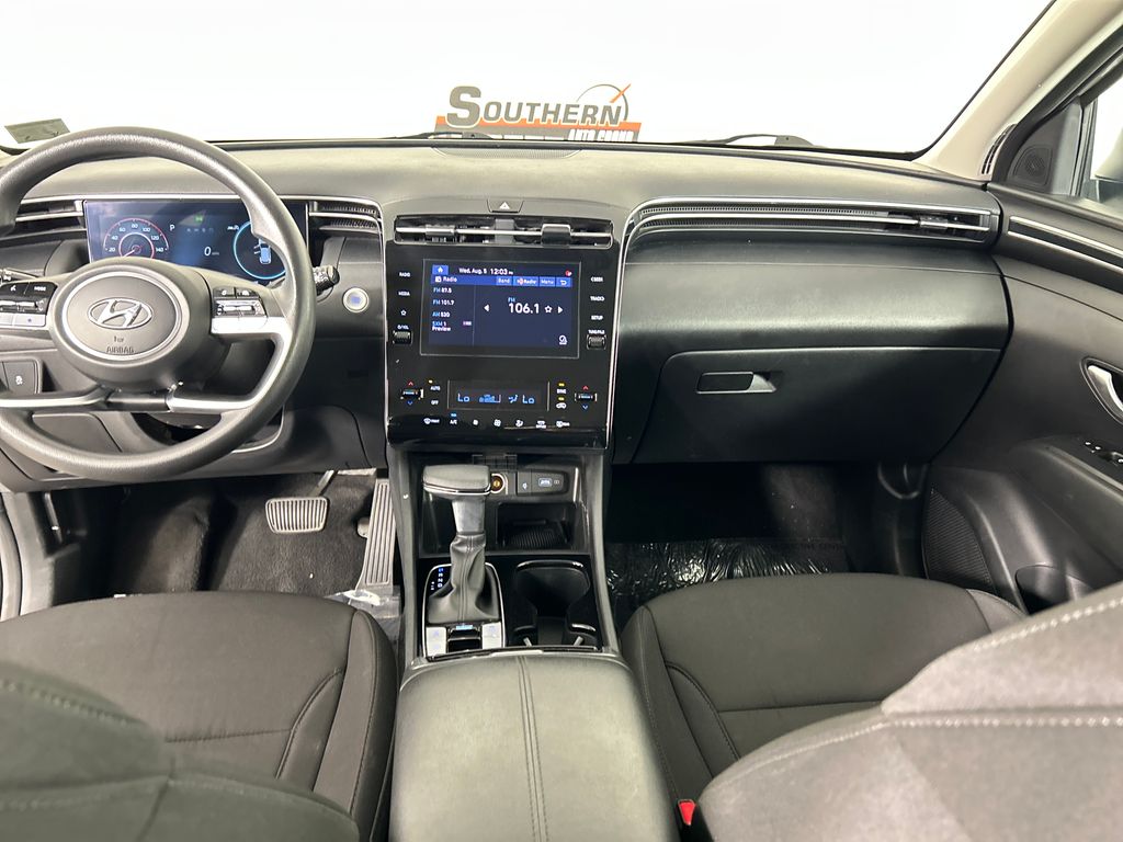 Used 2024 White Hyundai SEL image 18