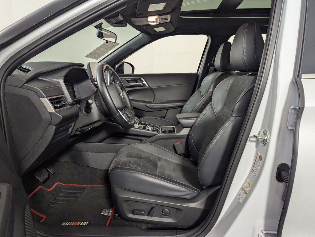 2024 White Mitsubishi Outlander SE Ralliart 4X4 SUV