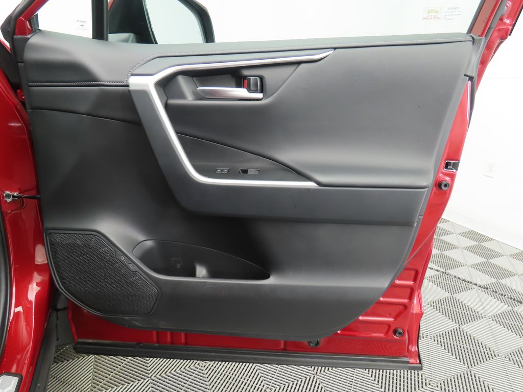 Thumbnail: 2025 Toyota RAV4 - 23