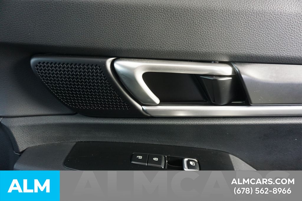 Used 2025 Green Kia S image 47