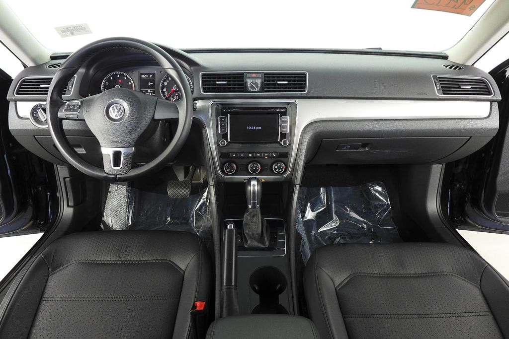 Thumbnail: 2015 Volkswagen Passat - 24