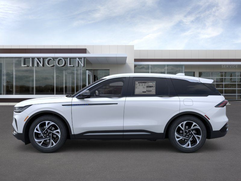 Thumbnail: 2026 Lincoln Nautilus - 3