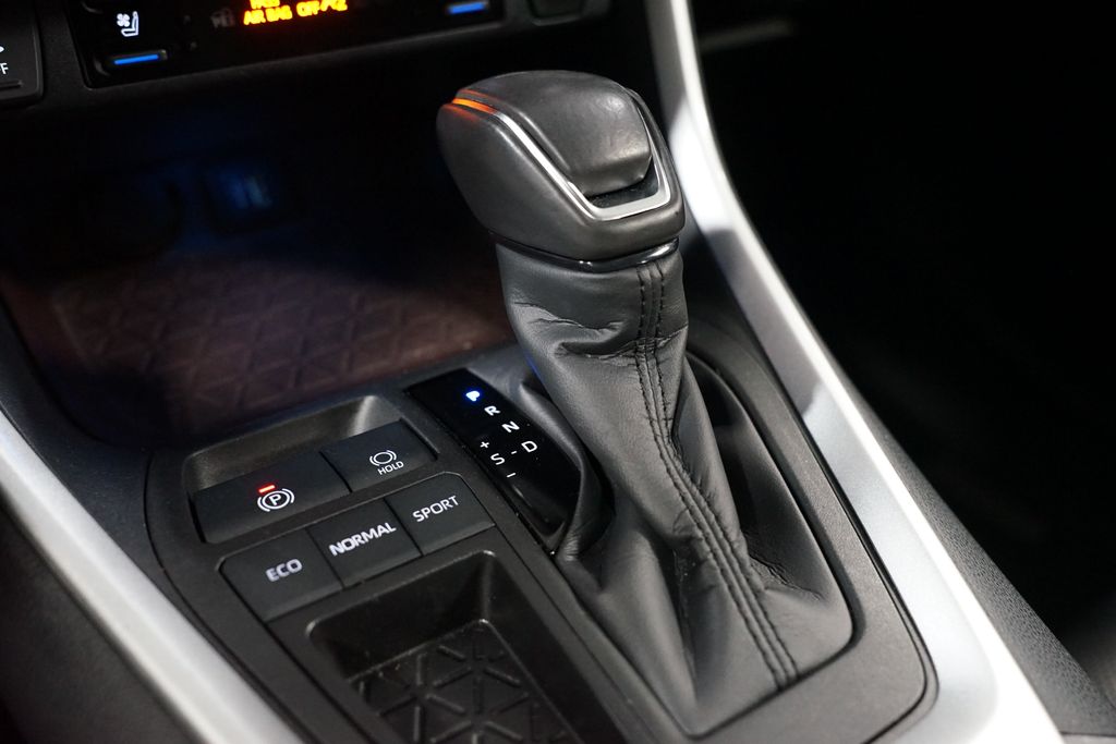 Thumbnail: 2023 Toyota RAV4 - 21
