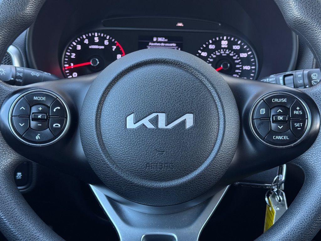 2022 Kia Soul LX White at Superior Kia