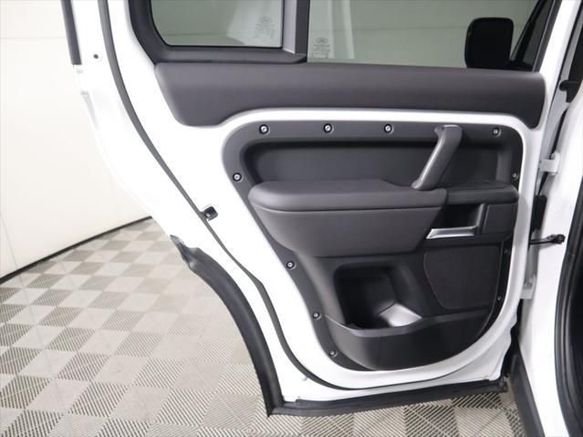 Thumbnail: 2025 Land Rover Defender - 28