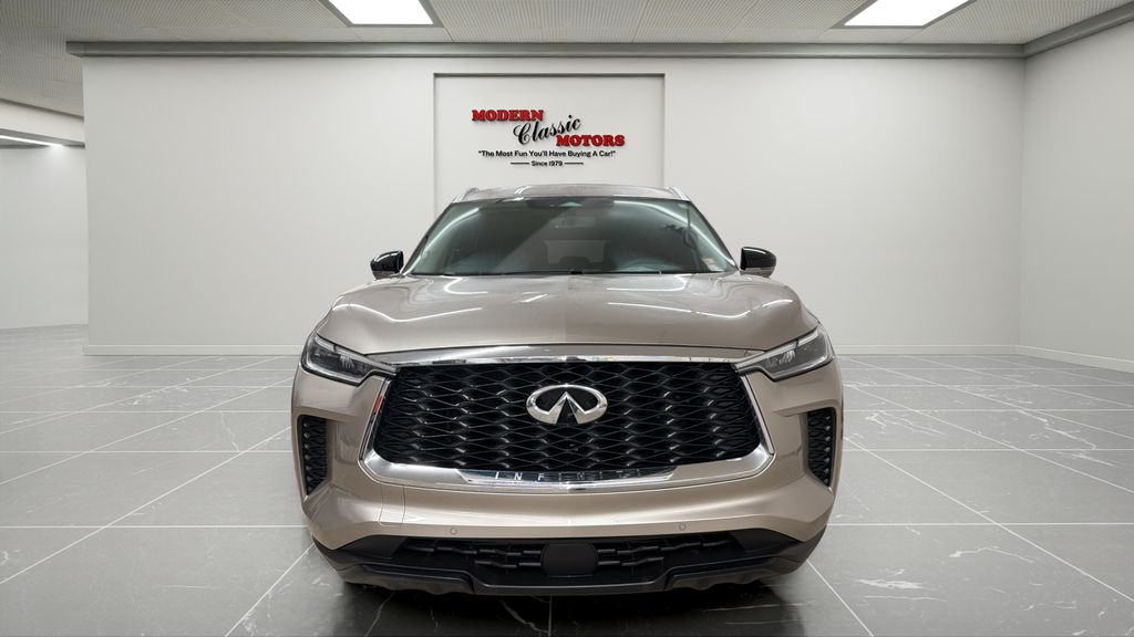 View vehicle photo 2