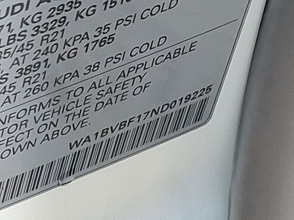 Thumbnail: 2022 Audi Q8 - 26