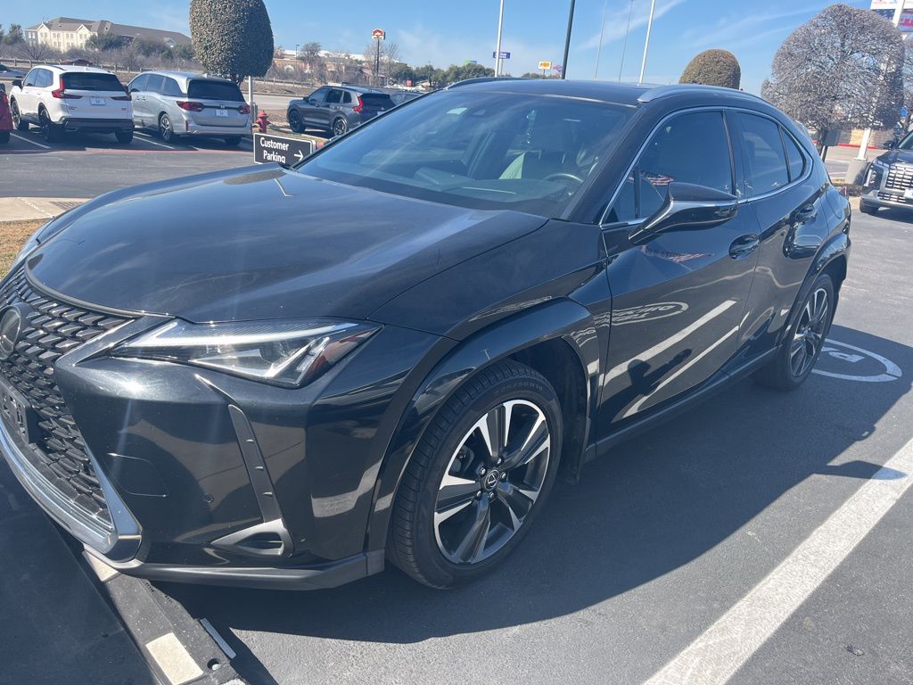 Thumbnail: 2022 Lexus UX - 6