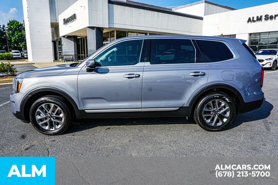 Used 2024 Silver Kia LX image 6