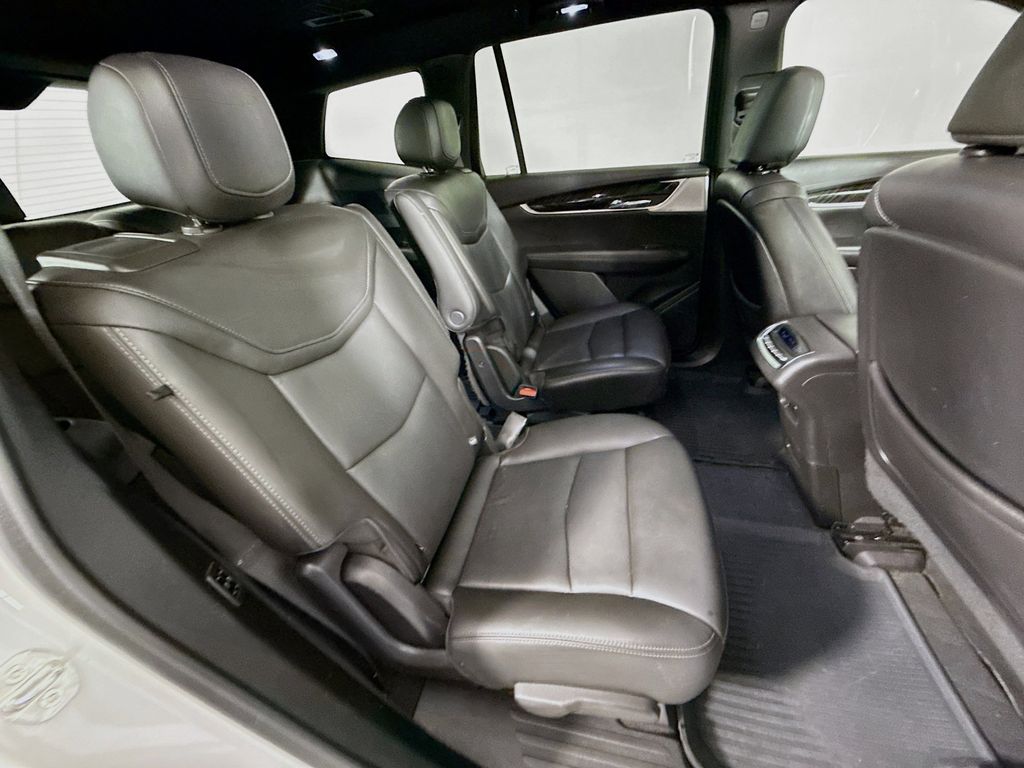 Thumbnail: 2021 Cadillac XT6 - 29