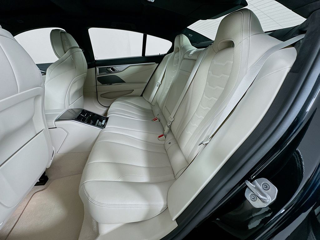 Thumbnail: 2026 BMW 8 Series - 17