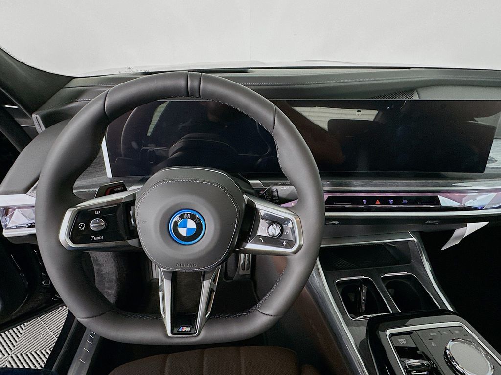 Thumbnail: 2025 BMW i7 - 10