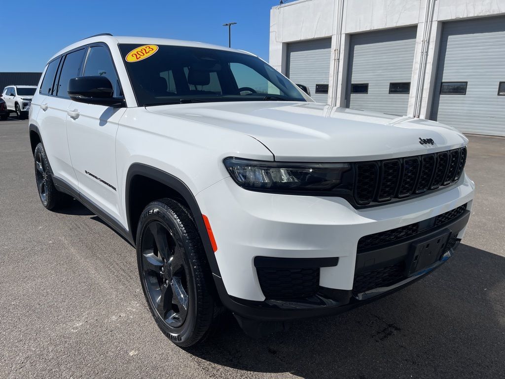 2023 Jeep Grand Cherokee L Altitude 4WD